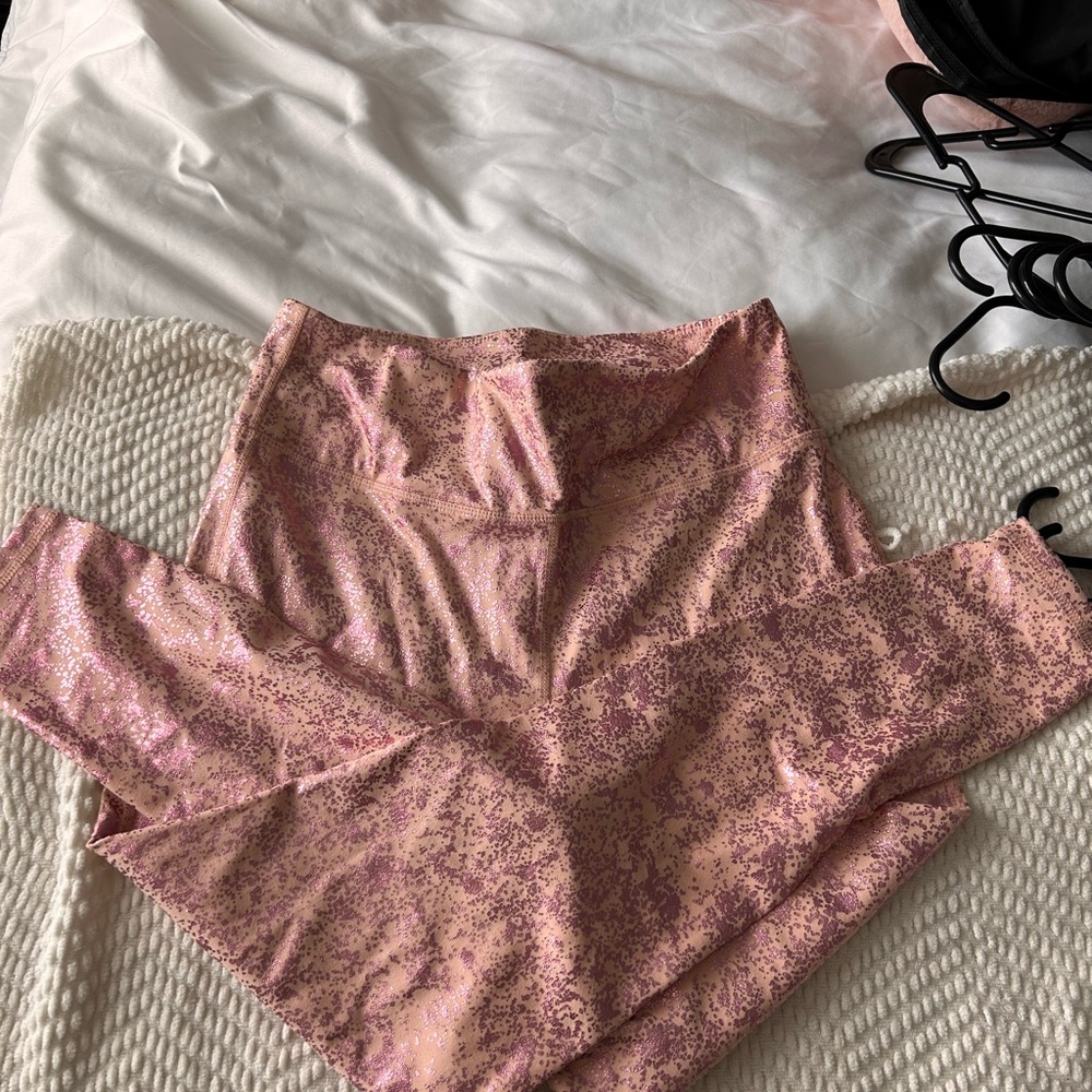 Woman’s Large pink Danskin leggings